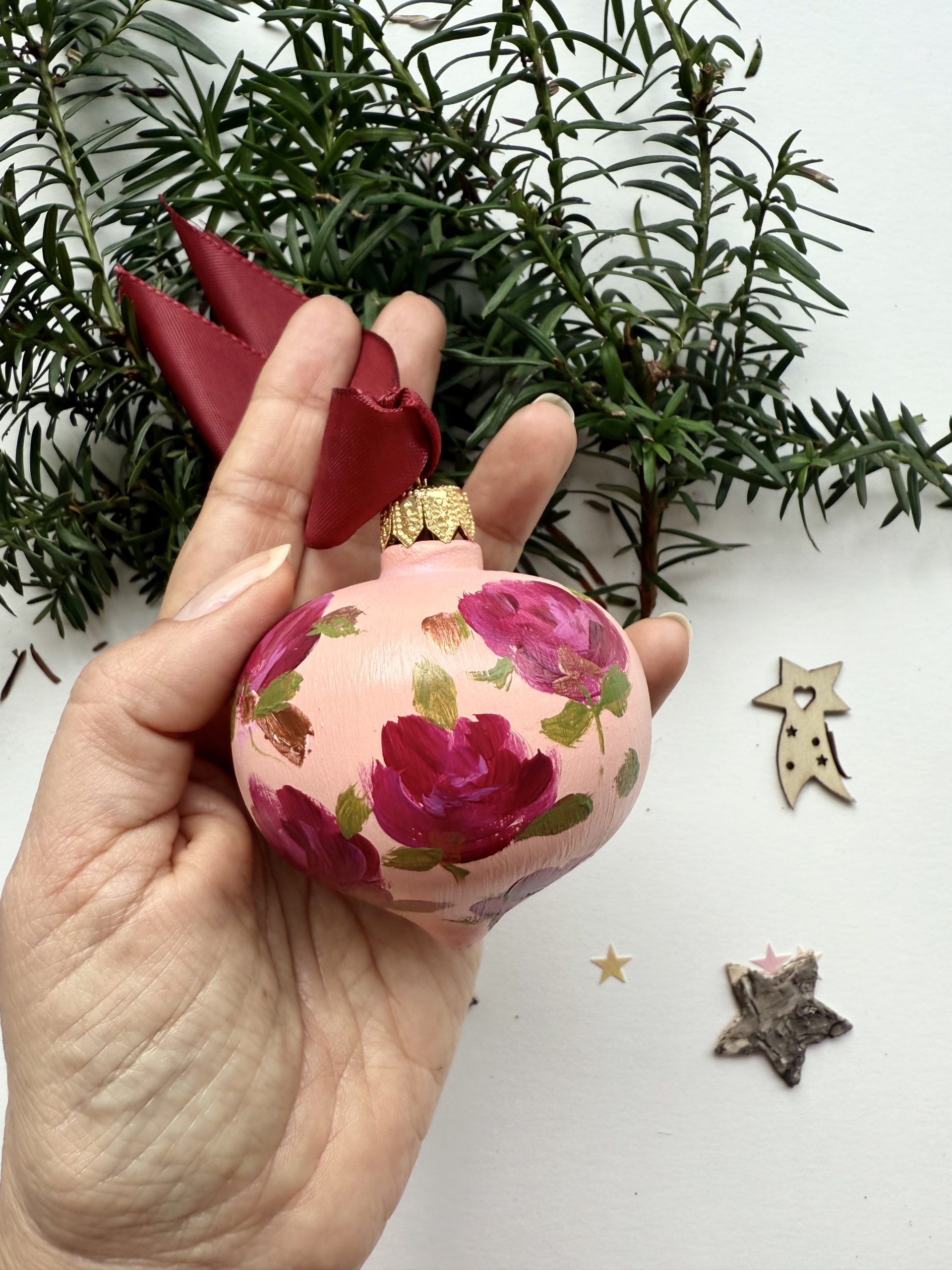 Dolce ricordo (sfera di Natale in ceramica dipinta a mano) - immagine 2